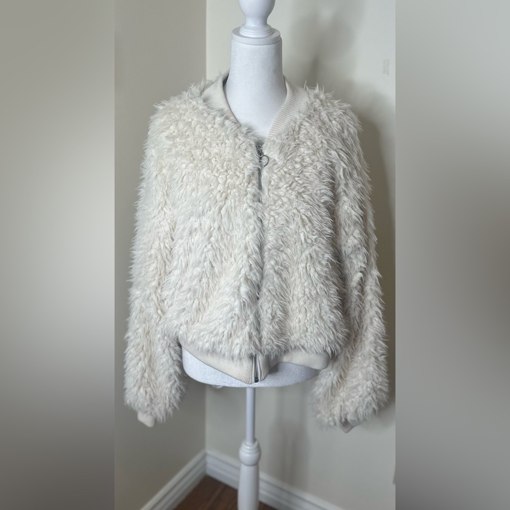 Wild fable, women's faux fur coat Size Extra Large